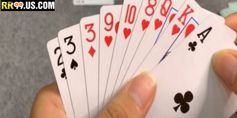 Bộ bài phỏm truyền thống với những quy tắc độc đáo cho người chơi